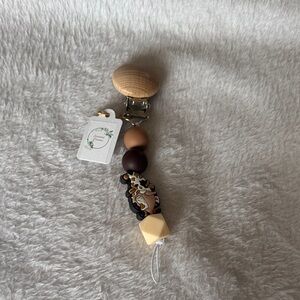 Gnome Clip with Brown Accents